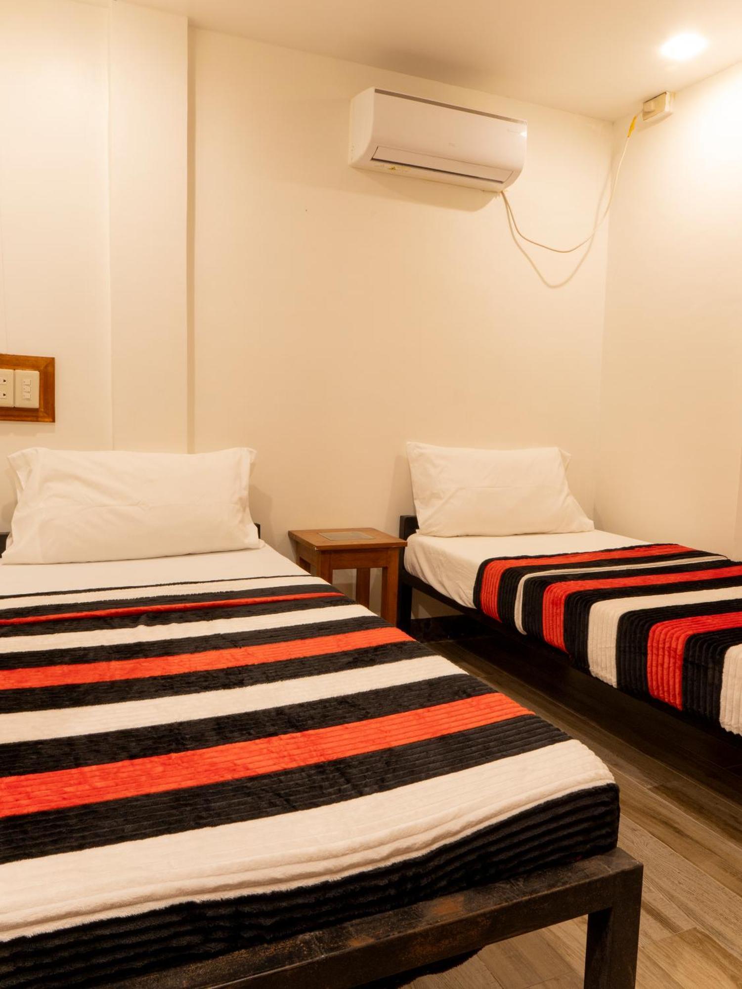 Sip Sunset Hostel And Lounge El Nido Bagian luar foto